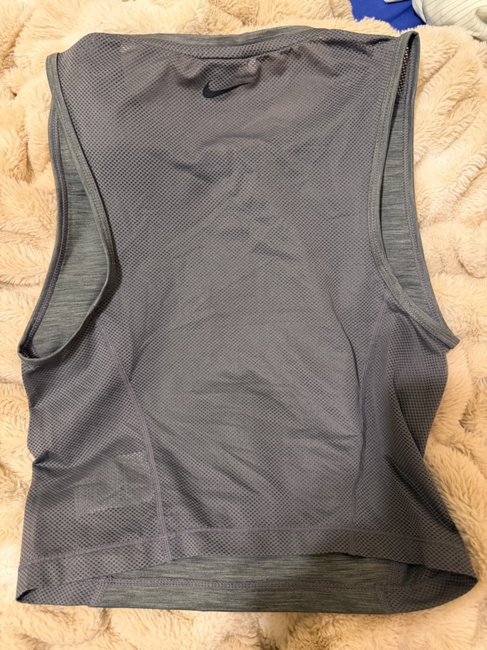 Nike Pro Gray Mesh-Side Performance Tank - Picture 2 of 2